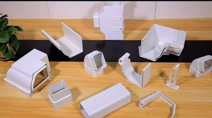Roof gutter for rainwater collection